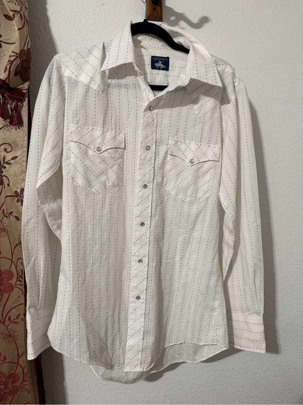 Men's White Snap-Front Western Shirt with Subtle Stripe